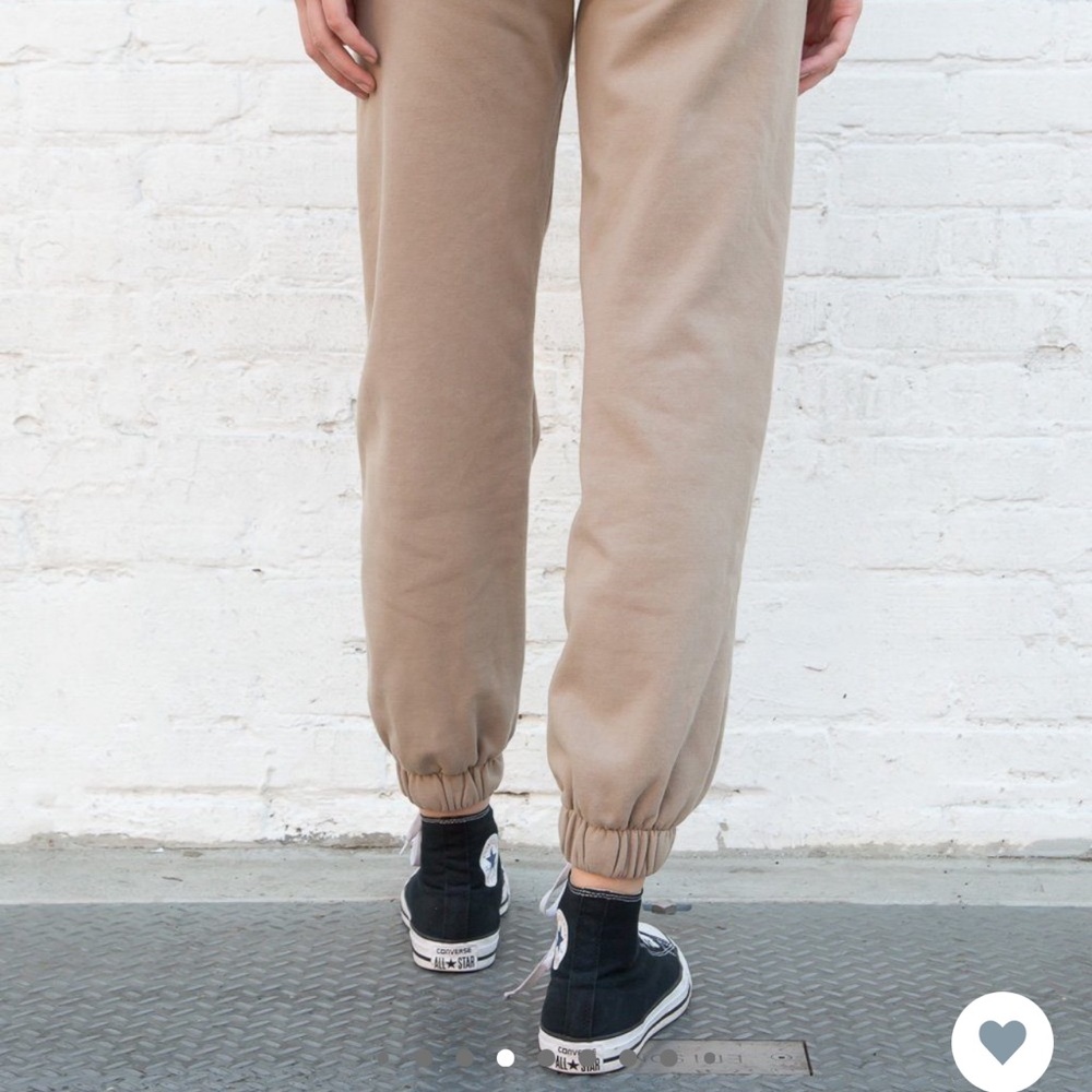 Brandy Melville Rosa sweatpants tan excellent condition no flaws